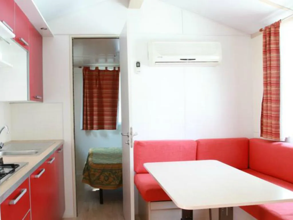 Adriacamp Mobile Homes Cavallino Campsite